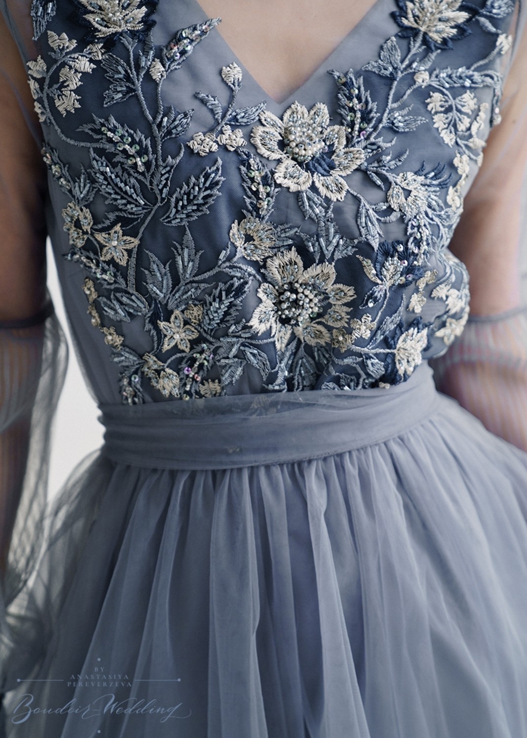 Фото Серое свадебное платье Artemis