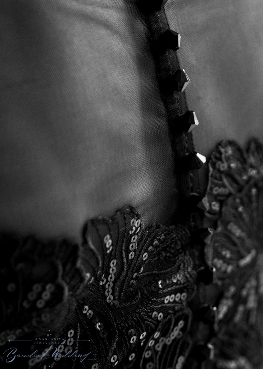 Фото Черное вечернее платье Persephone с кружевом