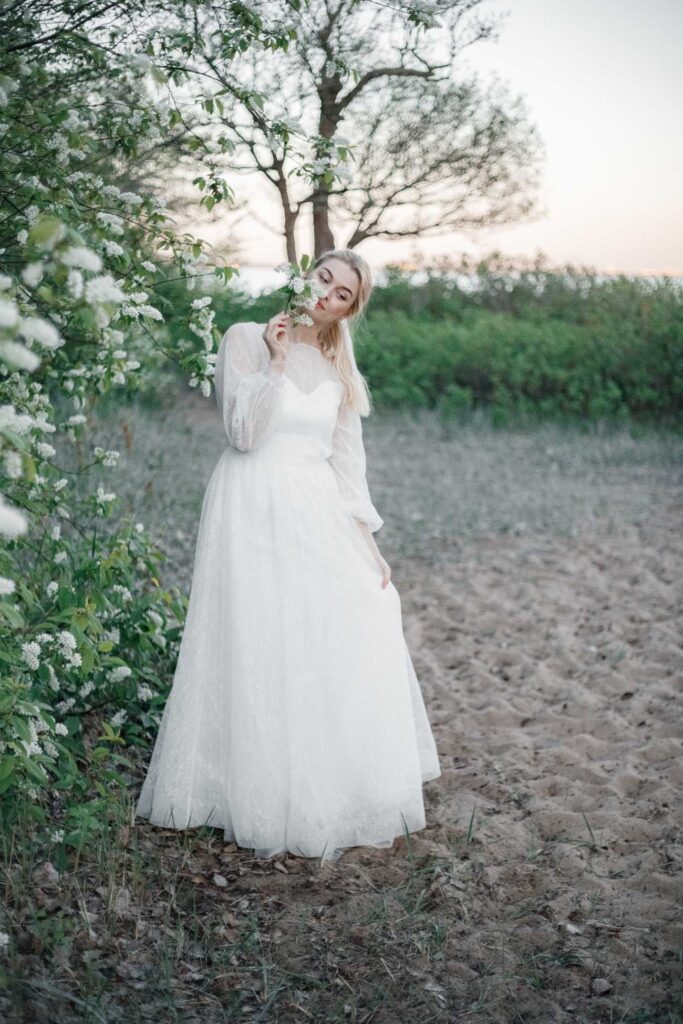 Фото Кастомное платье для летней невесты от BoudoirWedding