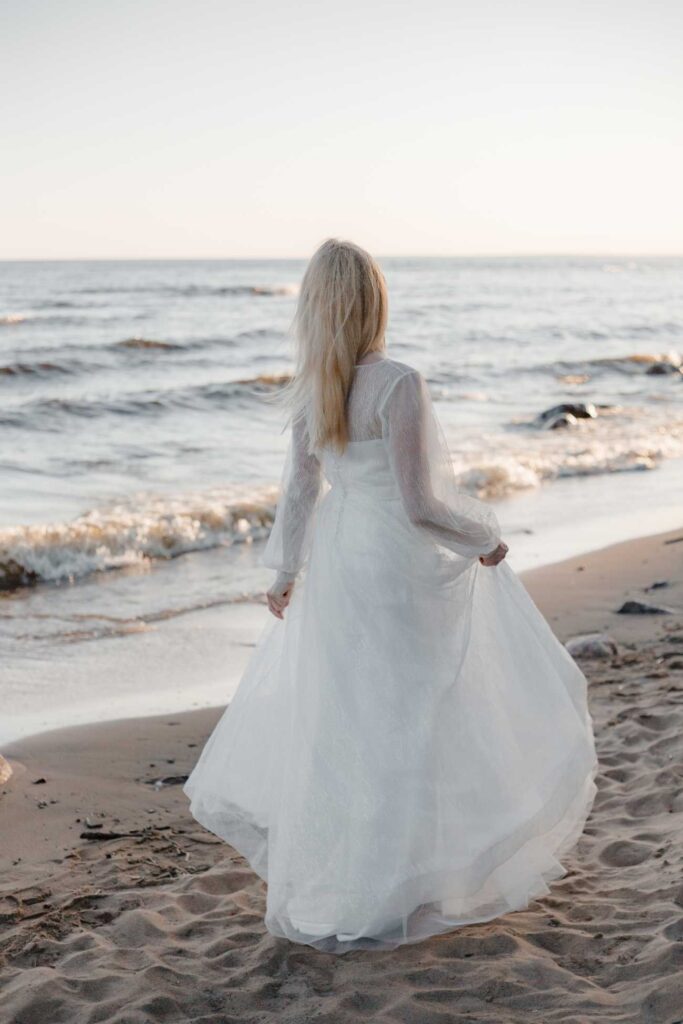 Фото Кастомное платье для летней невесты от BoudoirWedding