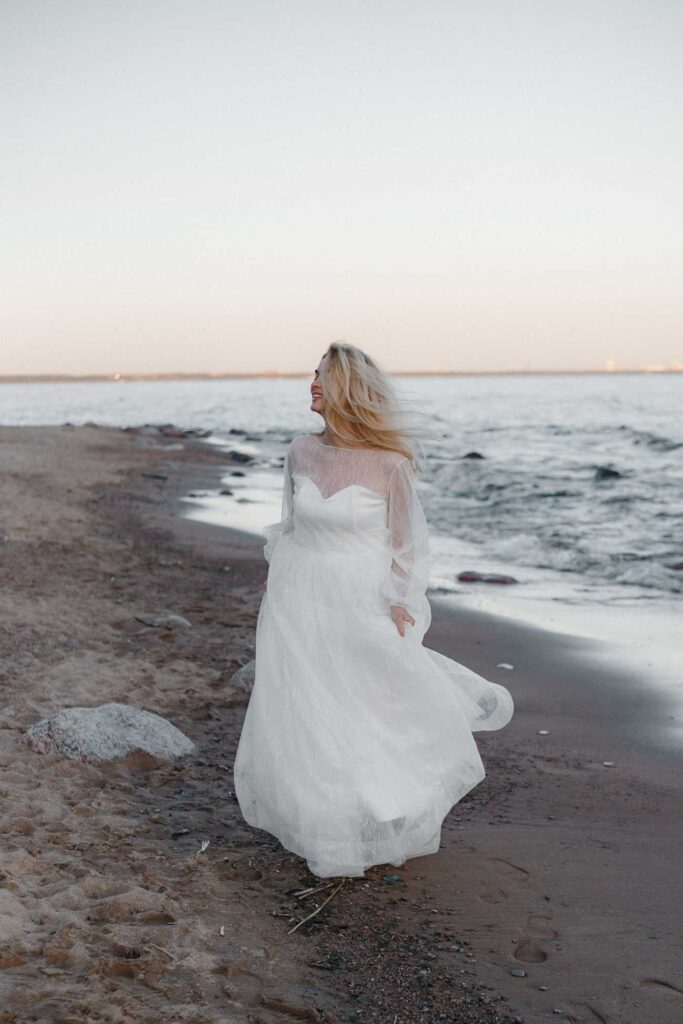 Фото Кастомное платье для летней невесты от BoudoirWedding