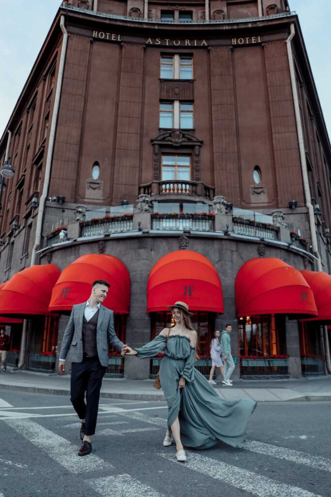 Фото Прогулка по Питеру невеста Татьяна в сером свадебном платье Olivia