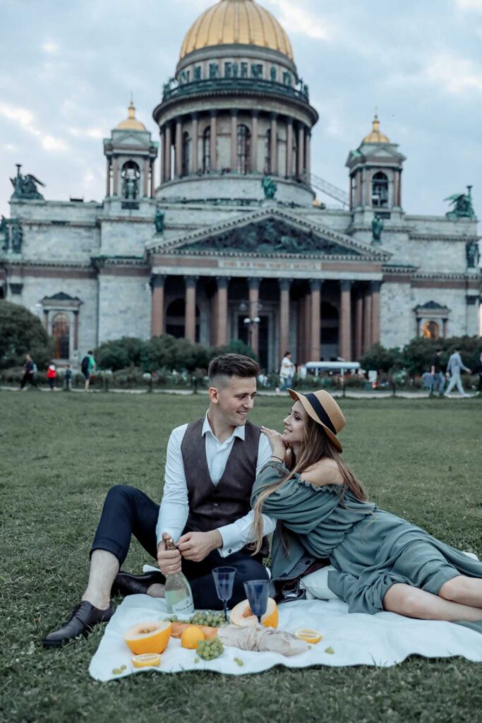 Фото Прогулка по Питеру невеста Татьяна в сером свадебном платье Olivia