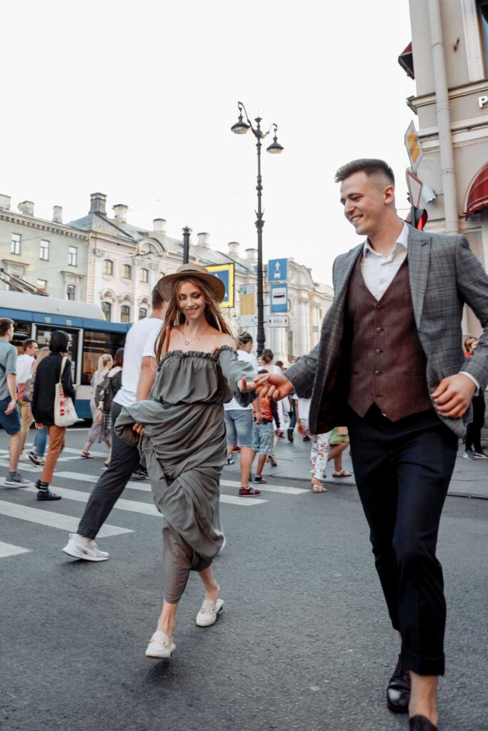Фото Прогулка по Питеру невеста Татьяна в сером свадебном платье Olivia
